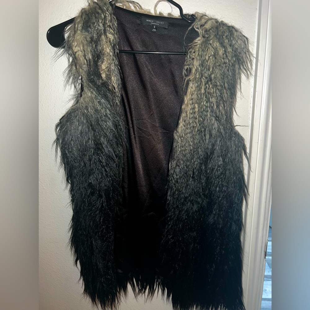 small Romeo & Juliet Couture S Gray Black Ombre Shag Shaggy Faux Fur Vest Coat